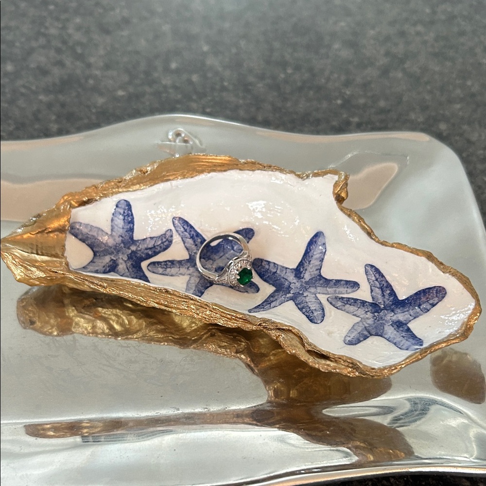 Starfish Oyster Shell Trinket Dish - Picture 5 of 5
